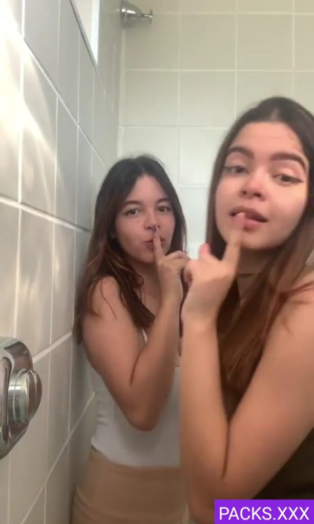 Morritas dándose placer En el baño 1