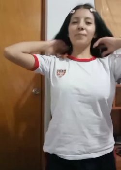 Colegiala Tetona Llega Caliente A Casa 4