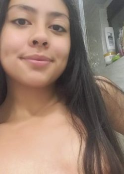 Mina Flaquita Muestra Las Tetitas Por Chat 4