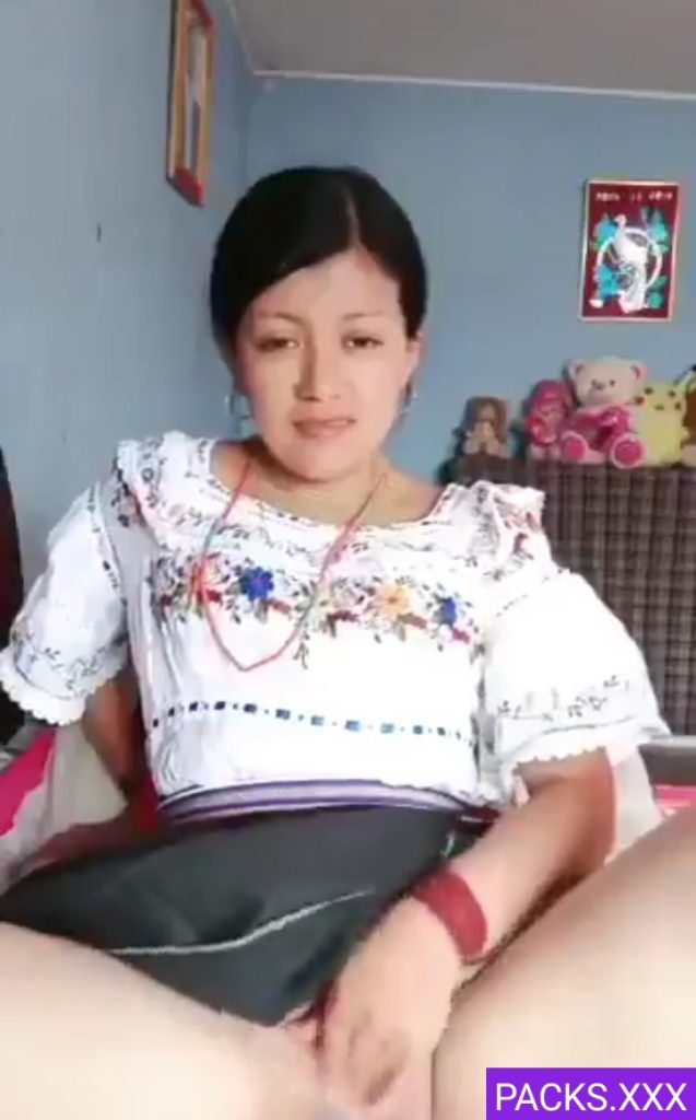 Jovencita De Pueblo Se Masturba Duro 1