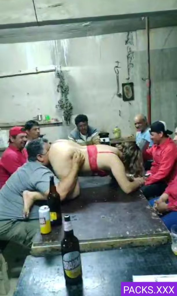 La putita de todos luego de unos tragos 1