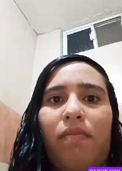 tetona infiel se graba En la ducha+ Vídeo Tocandose 13