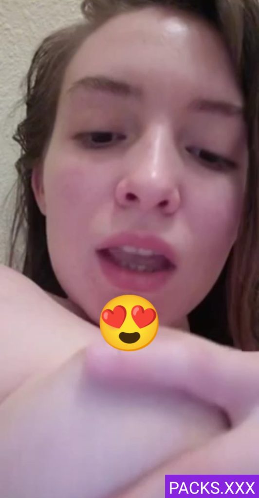 Blanquita De Lindos Pezones Dándose Full Dedos 1