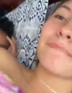 Deja que su primo le coma el culito 5