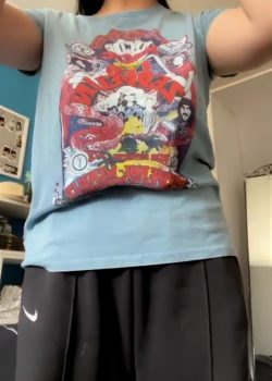 Morra ya tiene pelitos y unas buenas Tetas 2