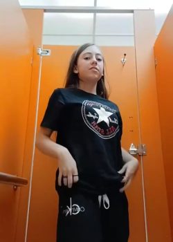 Morra Flaquita Mostrando Su Rica Vagina En Video 6