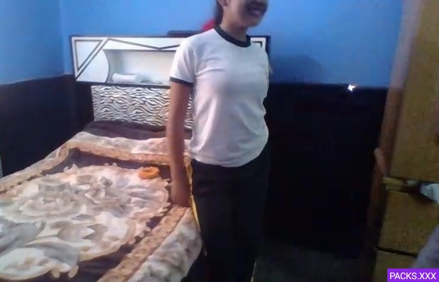 Colegiala Entrega Completamente Y Cogida En Muchas Poses 1
