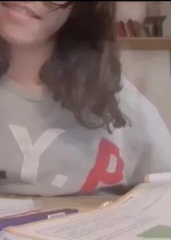 Rica Colegiala Blanquita+ Vídeo Mostrandose Desnuda 3