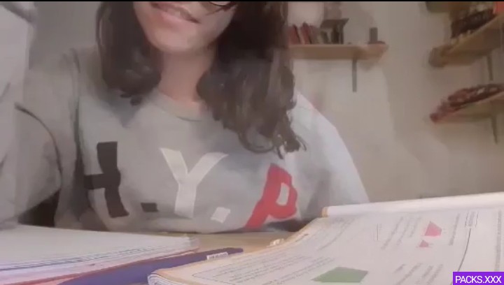 Rica Colegiala Blanquita+ Vídeo Mostrandose Desnuda 1