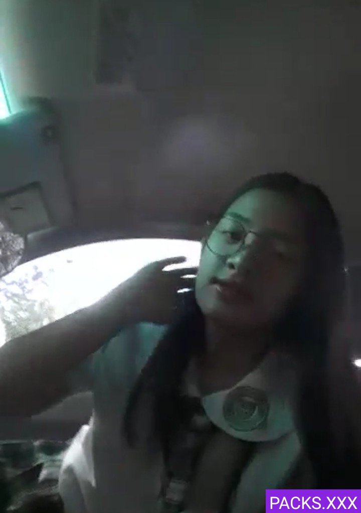Al salir de clases la ponen a chupar piba 1