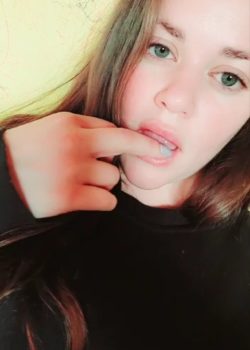 Jovencita Rubia De Panochita Bien Rosada Y Mojadita 2