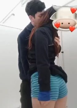 Coge y chupa pija En los baños de la uni 11