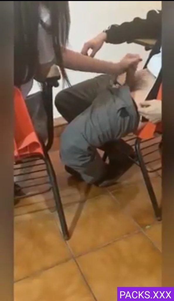 Unos buenos Sentones A Su Profesor Favorito 1