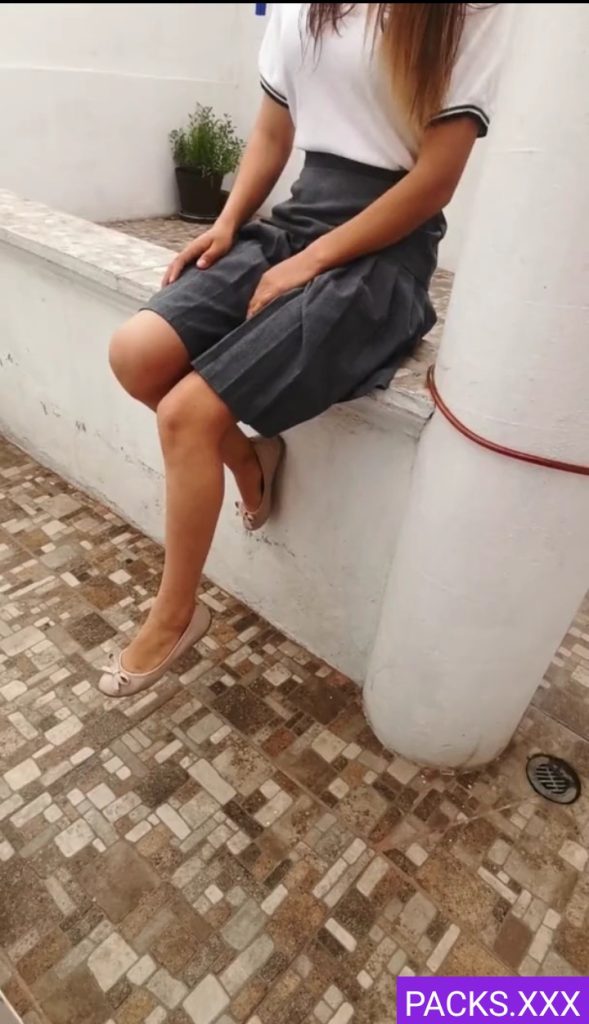 Rica colegiala peladita+ vídeo Full cogiendo 1