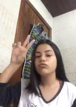 Deliciosa estudiante preciosa+ vídeo full 5