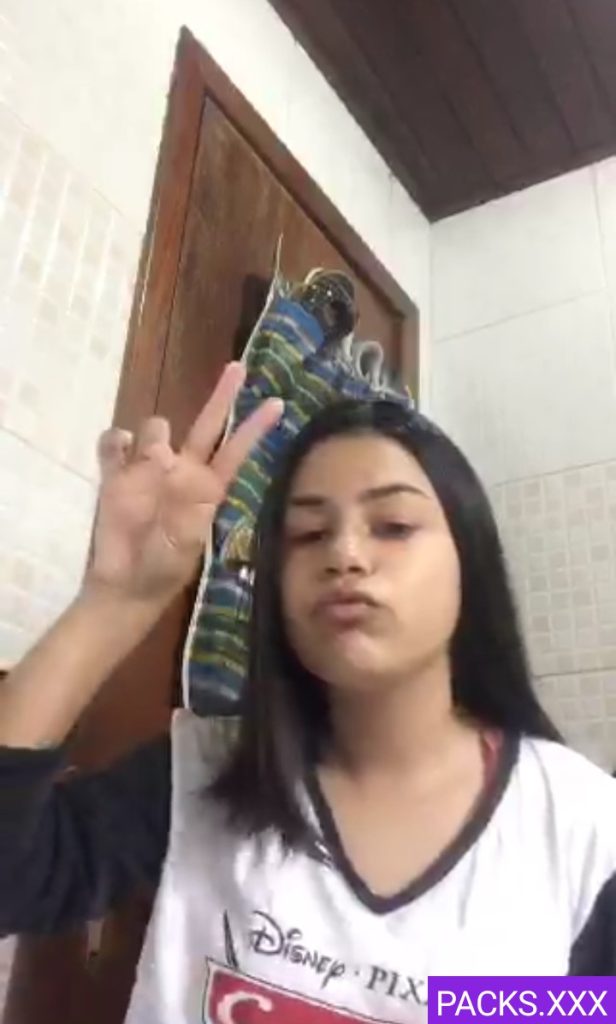 Deliciosa estudiante preciosa+ vídeo full 1