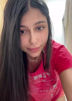 Minita Juguetona+ Vídeo Full Desnudita 13
