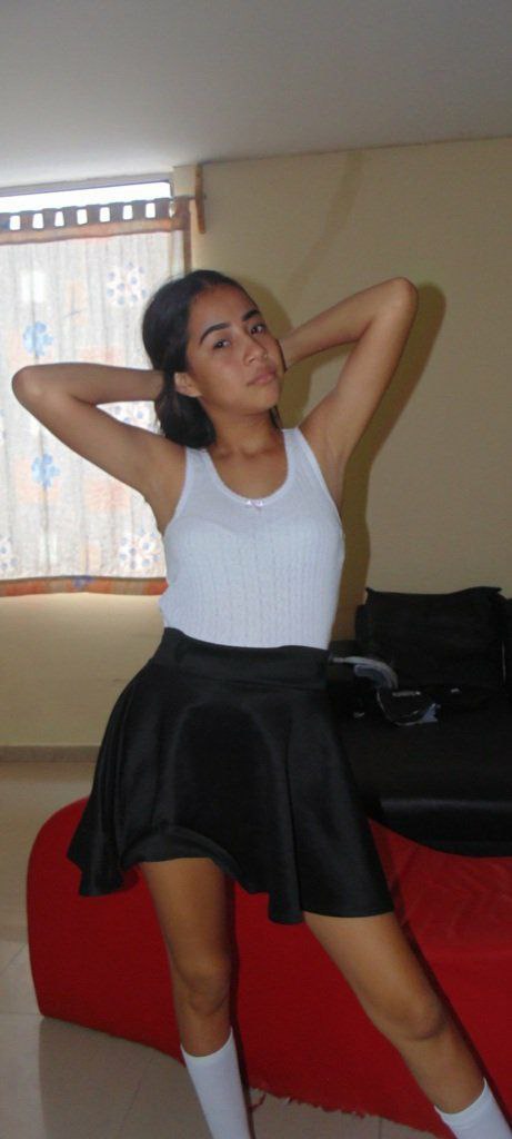 Pack completo de colegiala nalgona 1