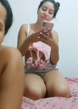 Par De Amigas Putitas Y Calentonas 1