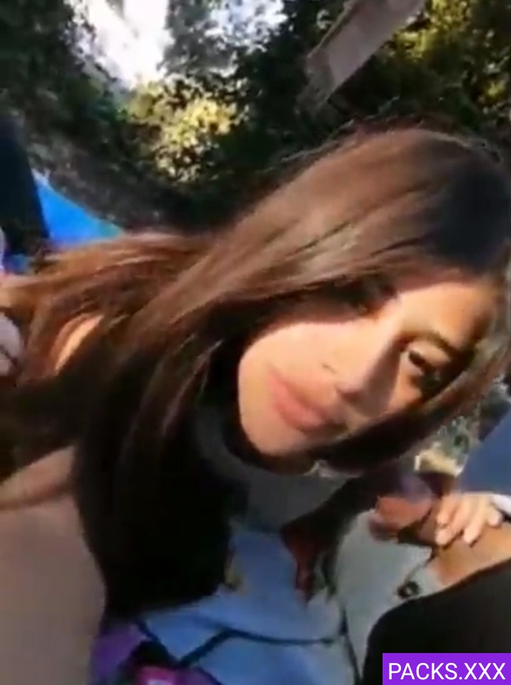 Rica Colegiala De Chupa La Pija De Sus Compañeros 1