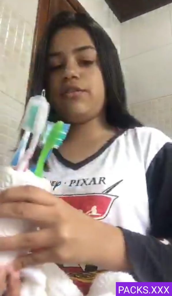 Morra Pervertida Se Encierra En El Baño Y Pasa Lo Mejor 1