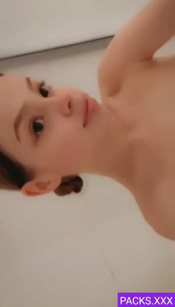 Cumple 18 y enseguida abre un only + Videos 1